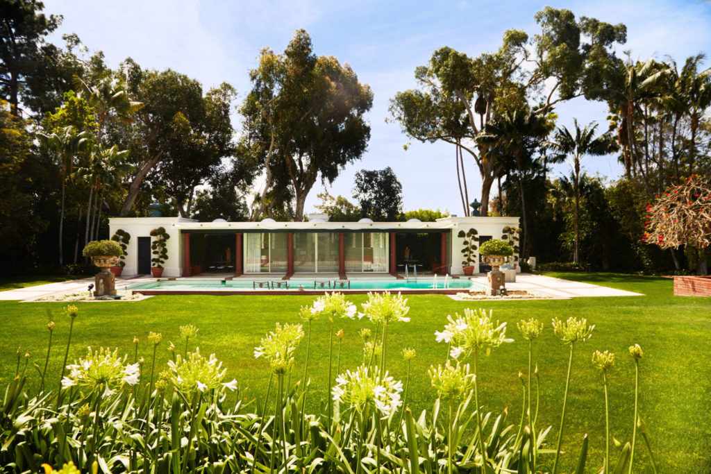 betsy-bloomingdale-holmby-hills-christies-auction-habituallychic-030
