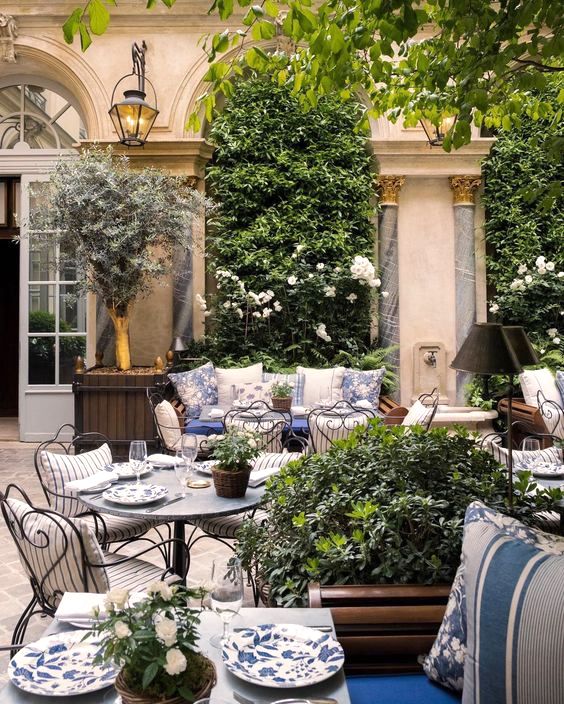 House & Home - Restaurant-Patios--Ralph-Lauren-Restaurant