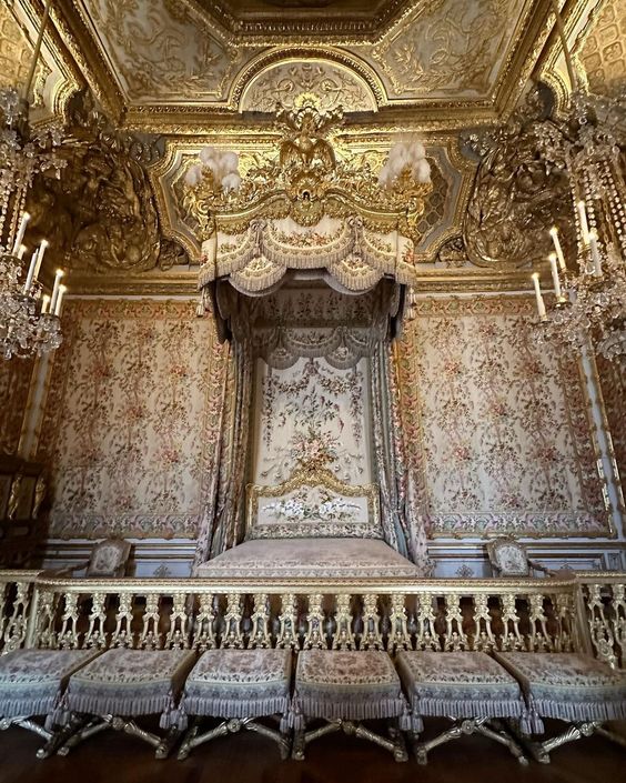 Habitually Chic® » My Visit to Marie-Antoinette's Private Chambers at  Versailles
